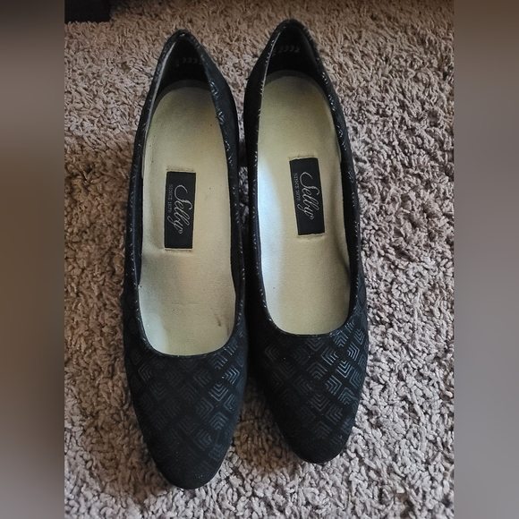 Pumps - Picture 4 of 6